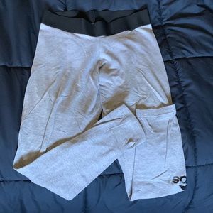 Adidas Light Gray Leggings w/ Black Adidas Logo Size Medium